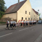 Die Boum und Madli auf dem Weg zum Gottesdienst